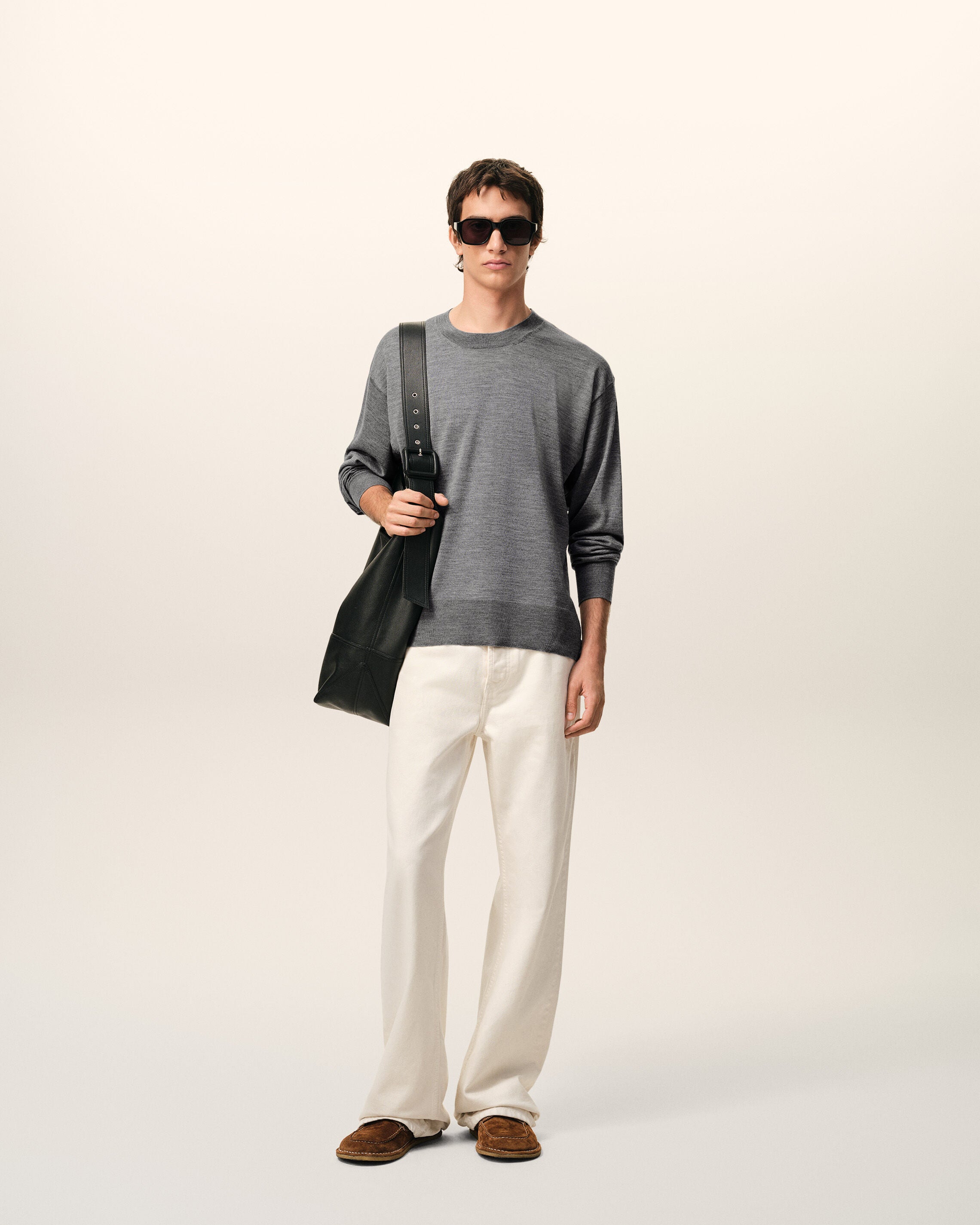 CARBON Grey Thin Wool Crewneck Ami De Coeur Sweater | Ami Paris